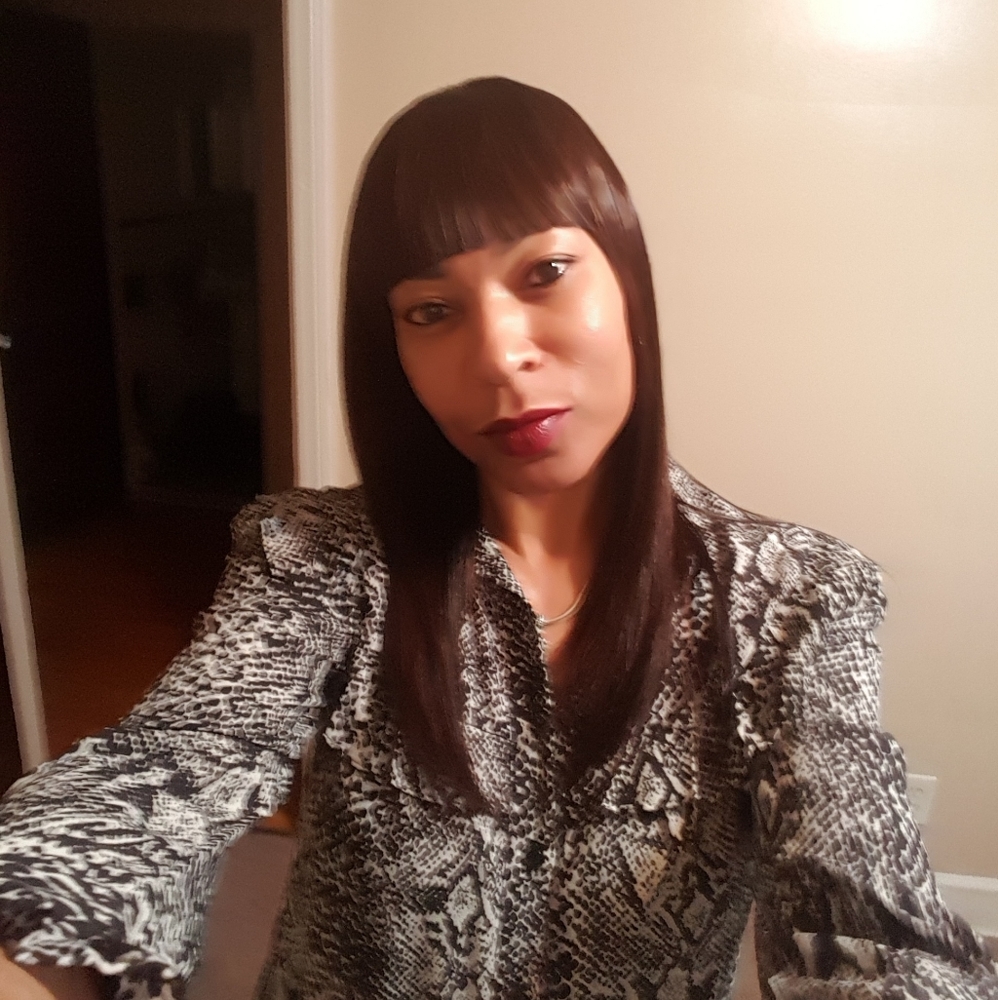 Meet your Posher, Angela